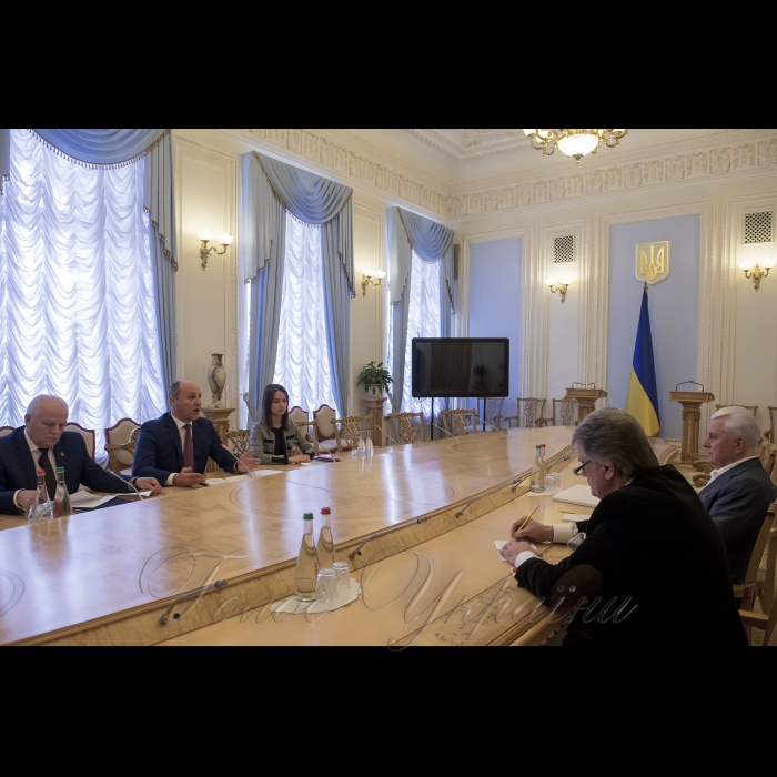 14 лютого 2018 Голова Верховної Ради відгукнувся на пропозицію Президентів України щодо запровадження Дня української державності.
Голова Верховної Ради Андрій Володимирович Парубій провів зустріч з Президентами України 1991-2010 років Леонідом Макаровичем Кравчуком та Віктором Андрійовичем Ющенком, заучасті  Першого віце-прем'єр-міністра України - Міністра економічного розвитку і торгівлі України Кубіва Степана.